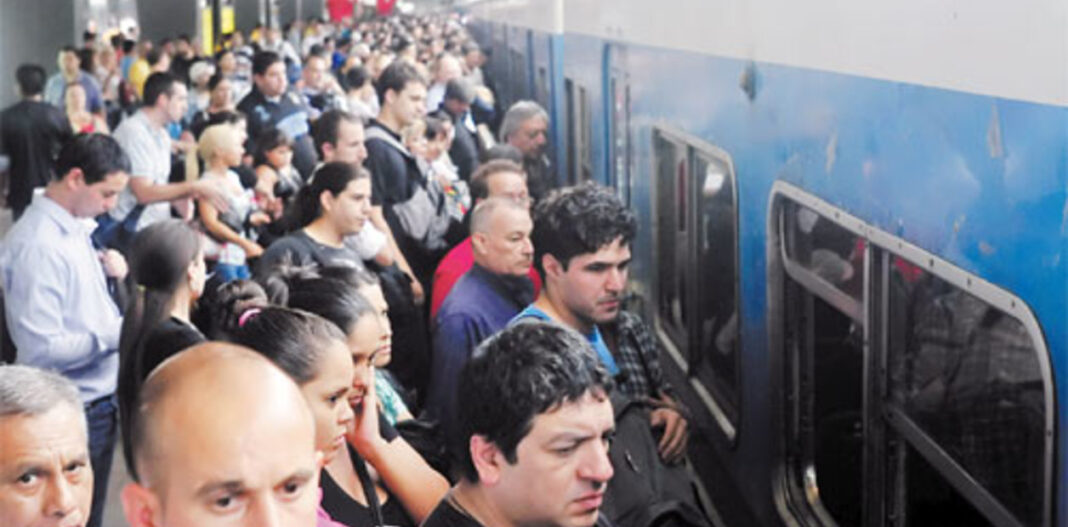 La diputada Ayelén Rasquetti repudió el recorte de subsidios al transporte del Gobierno de Javier Milei. “Esta política de insensibilidad genera aun perjuicio irreparable”, afirmó.