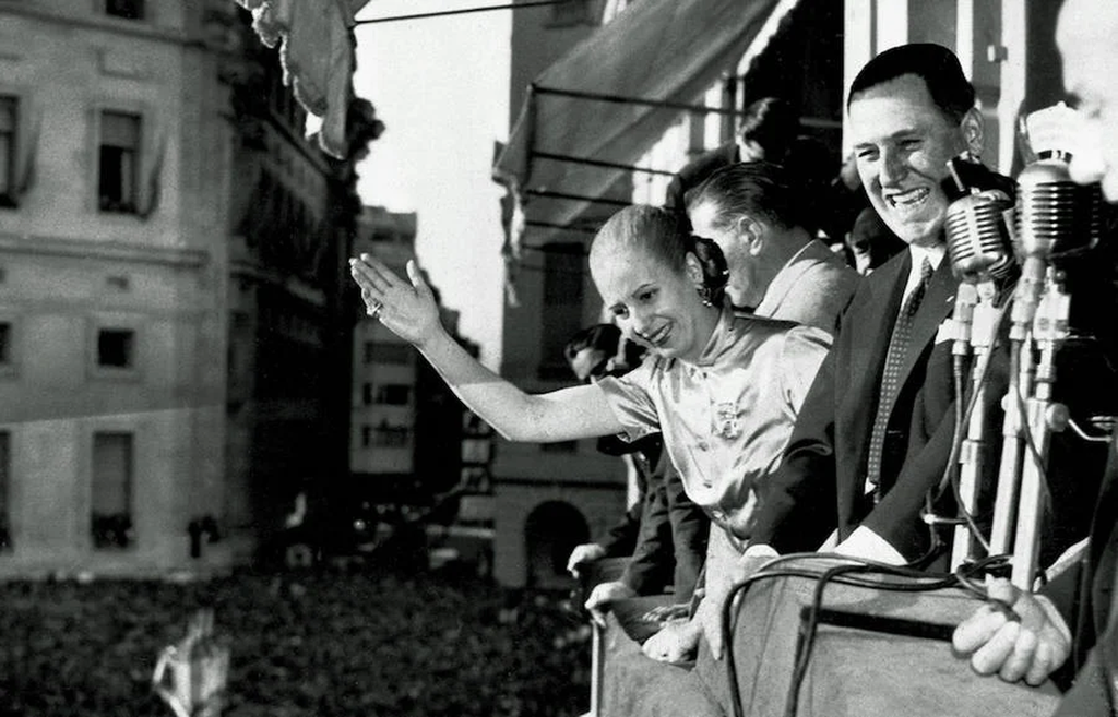 El gobernador Axel Kicillof encabezará este domingo junto al intendente de La Plata, Julio Alak, un acto homenaje a Evita, al cumplirse un nuevo aniversario de su fallecimiento.
