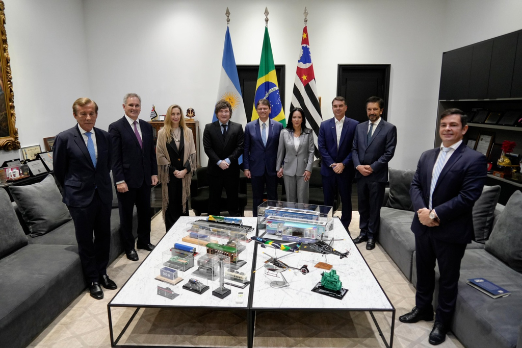 Previo al acto del Partido Liberal de Brasil, Milei se reunió con el gobernador de San Pablo, Tarcisio de Freitas.