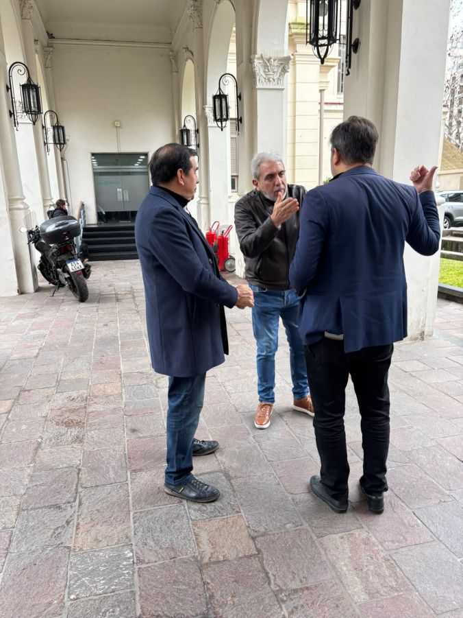Aníbal Fernández visitó la Gobernación bonaerense y se reunió con Carlos Bianco, en una nueva señal de acercamiento al armado político de Axel Kicillof.