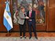 La titular del FMI elogió el programa de Milei y descartó un nuevo préstamo para 2027 La directora gerente del FMI, Kristalina Georgieva, elogió la “estabilidad financiera” y la acumulación de reservas del Gobierno. En paralelo, pidió por políticas para reactivar el consumo.