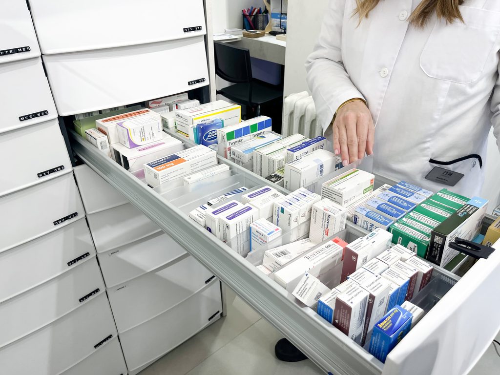 Nicolás Kreplak cuestionó la ampliación de la venta libre de medicamentos y advirtió que la decisión de la ANMAT hará que los fármacos pierdan la cobertura por obra social. 