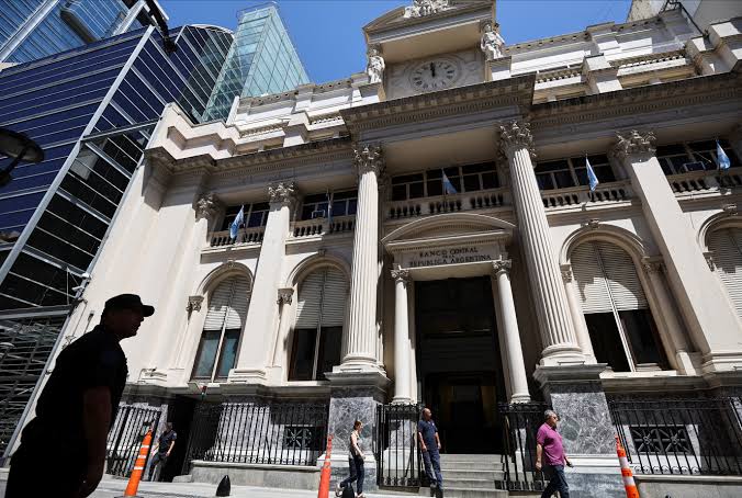 Javier Milei realizará una cadena nacional para explicar los lineamientos del proyecto que enviará al Congreso para reformarla Carta Orgánica del Banco Central. 