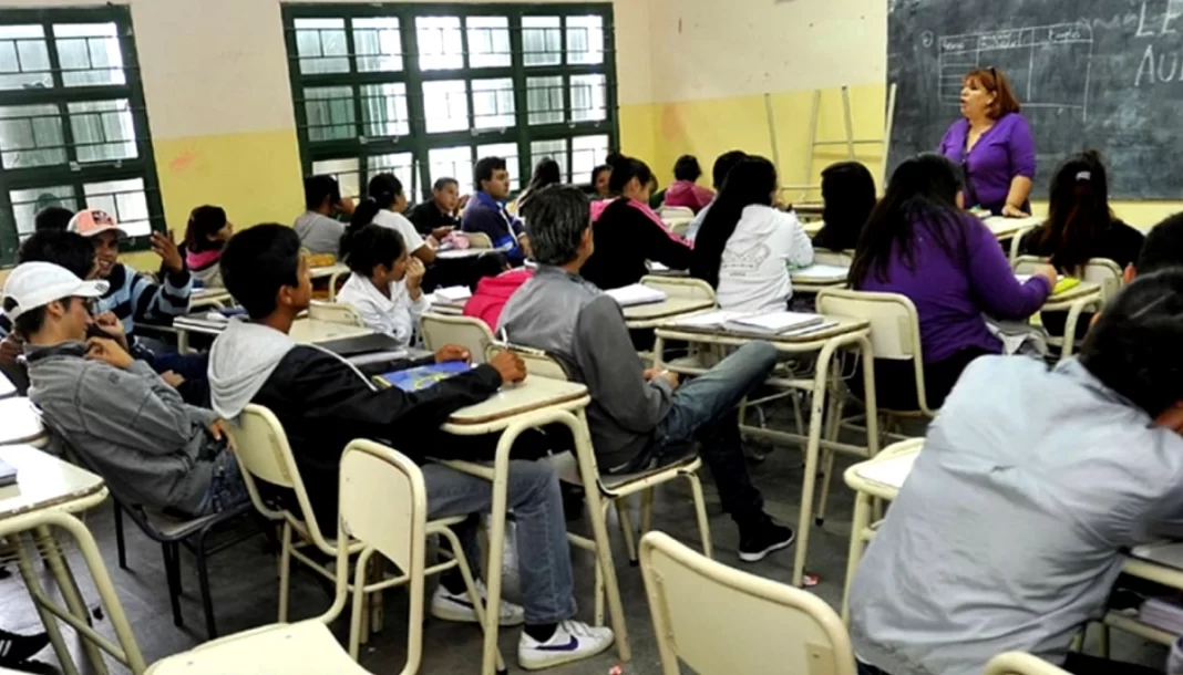 La senadora del Frente Renovador, Valeria Arata, puso la lupa sobre el sistema educativo bonaerense y le exige datos oficiales al Ejecutivo de Axel Kicillof.
