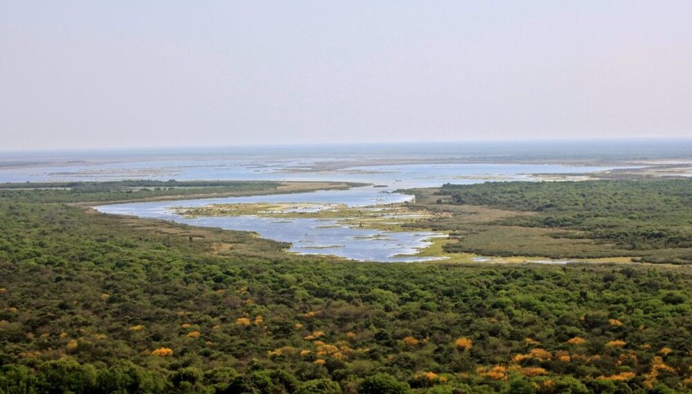La Ley de Tierras bonaerense de Malena Galmarini prohibe la venta de lotes que sean ribereños de cuerpos de agua permanentes.