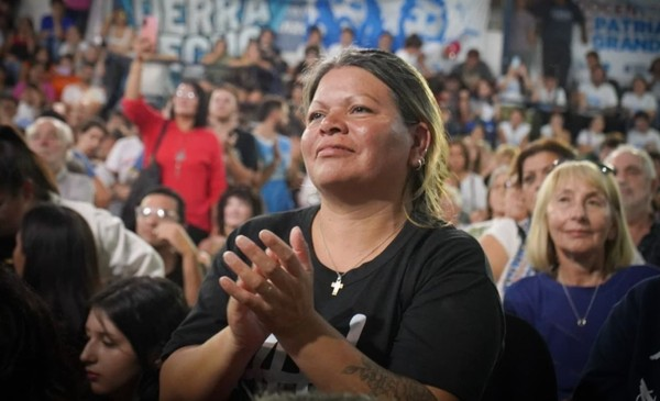 La diputada bonaerense, Cintia Romero, presentó un proyecto de ley para suspender por el plazo de 10 años los desalojos en asentamientos populares.