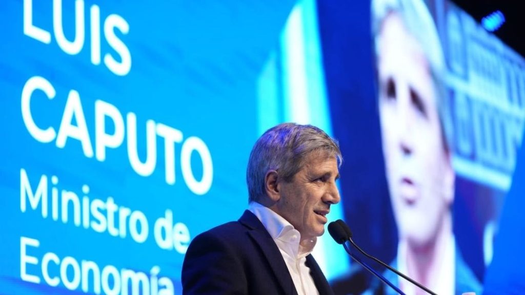 El ministro de Economía nacional, Luis Caputo, remarcó que la reforma a la carta orgánica del Banco Central será clave para reducir la inflación. "Es una de las medidas más importantes de los últimos 100 años", indicó.