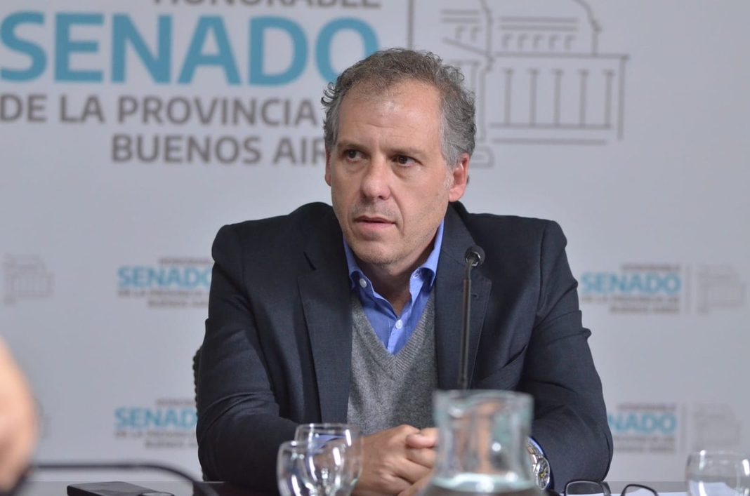 El senador del PRO, Juan Manuel Rico Zini, consideró que el debate de las reelecciones indefinidas de intendentes no puede discutirse por 