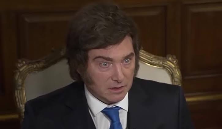 En diálogo con el periodista Luis Majul, el presidente afirmó que las deudas "son acuerdos entre privados" y que el Estado no debe intervenir para que la gente las salde.