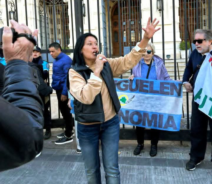 En mayo de este año, la Asociación para la Creación del Municipio de Quequén llevó su reclamo a Gobernación y a la Legislatura bonaerense.
