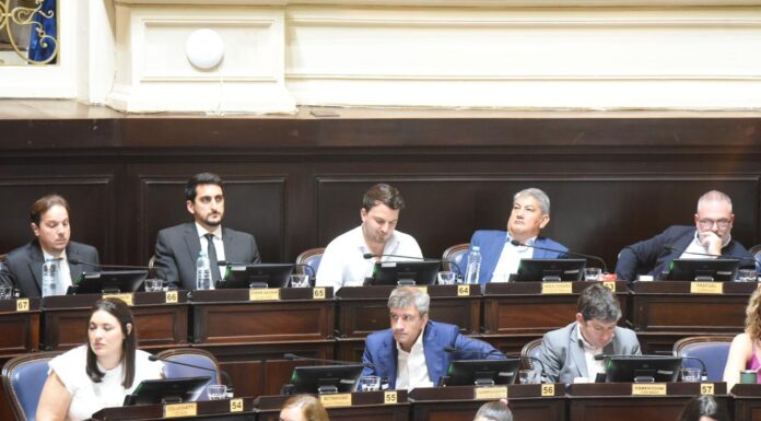 Diputados de LLA repudiaron el paro docente: “Kicillof debe asumir la responsabilidad que le corresponde” Diputados libertarios salieron con los tapones de punta a repudiar el paro docente que tuvo lugar este lunes, y culparon al gobernador Axel Kicillof por no garantizar el dictado de clases.