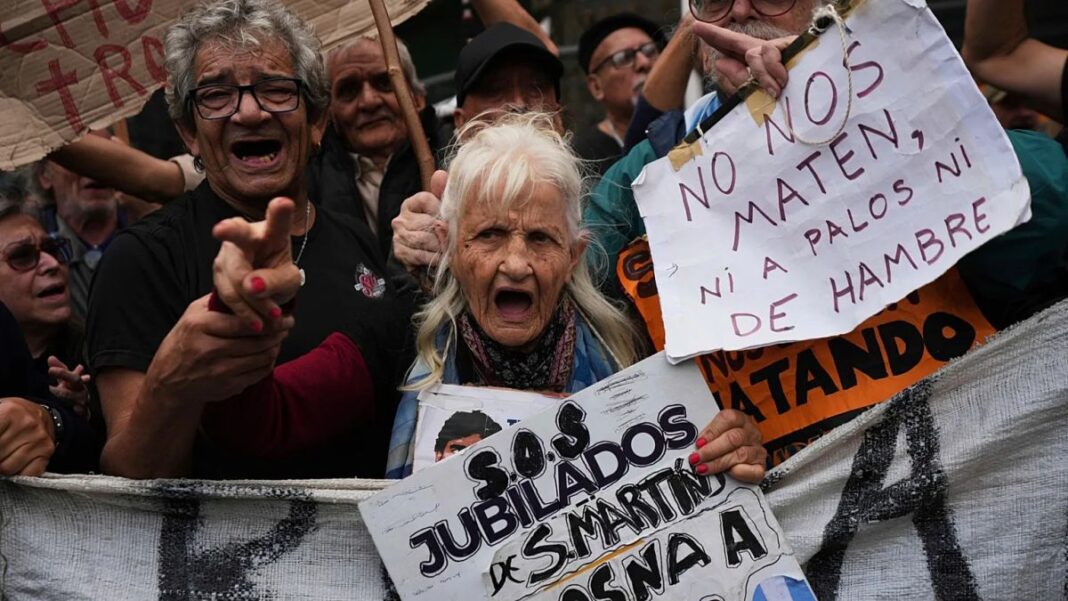 Tras el paro nacional, gremios y movimientos sociales anticiparon nuevas medidas de fuerza para todo agosto contra el gobierno de Javier Milei. La agenda del plan de lucha completa.