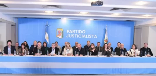 El Partido Justicialista reunió a sus referentes legislativos y agrarios en la previa del tratamiento de la Ley de Tierras en el Senado.