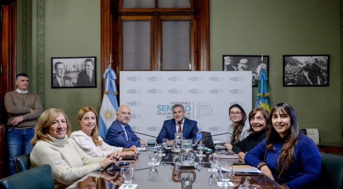 Una comisión del Senado viaja al interior bonaerense para tener su reunión en un Concejo Deliberante La comisión de Industria y Minería traslada su próxima sesión al municipio de Azul con una agenda cargada de encuentros con empresarios.