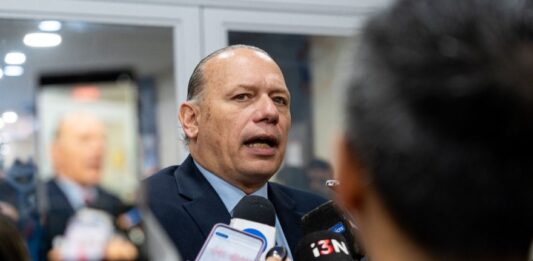 El jefe de la bancada peronista en el Senado bonaerense, Sergio Berni, advirtió que la Ley de Tierras del Gobierno nacional “desnacionaliza” el territorio argentino.
