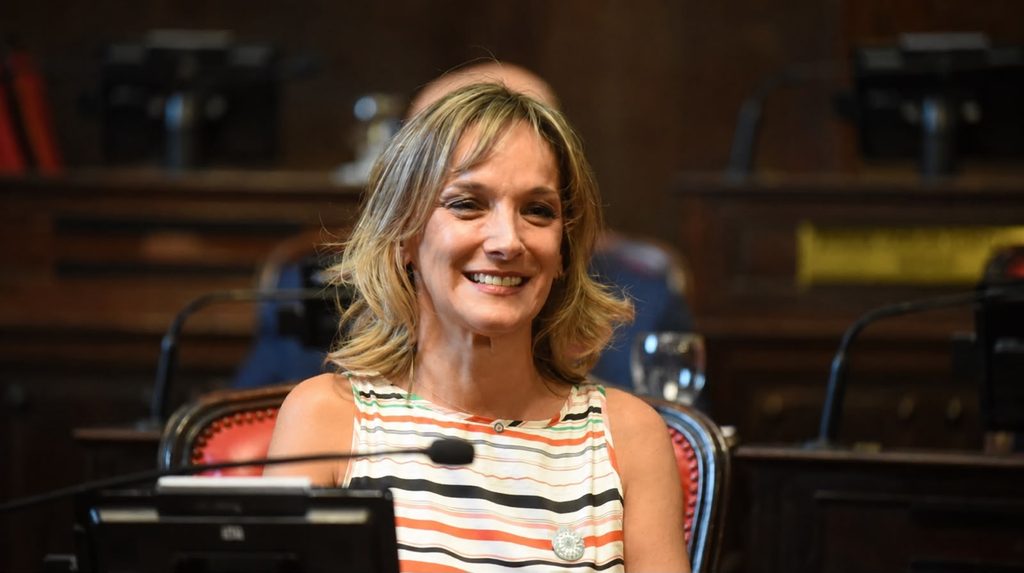 La senadora Malena Galmarini busca que cada municipio bonaerense recuerde que las Malvinas son argentinas. 