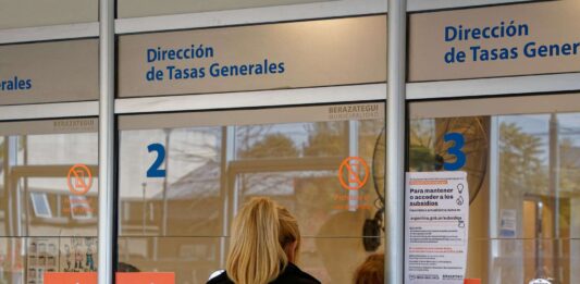 El diputado de Nuevos Aires, Fabián Luayza, busca crear un portal digital para agilizar las habilitaciones de comercios en la provincia de Buenos Aires.