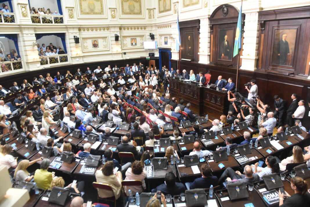 Diputados bonaerenses realizó un análisis del desempeño de los candidatos que buscarán renovar su banca. Acá los más y menos laboriosos.
