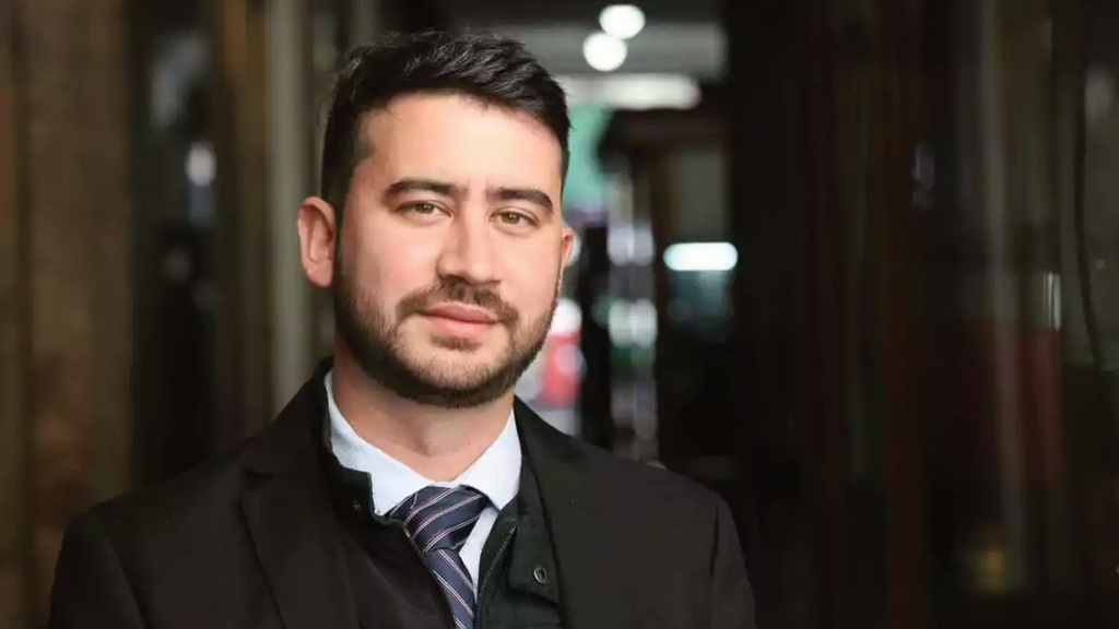 El diputado bonaerense de La Libertad Avanza, Nahuel Sotelo, presentó una iniciativa para reconocer la llegada del Papa León XIV a la Argentina. 