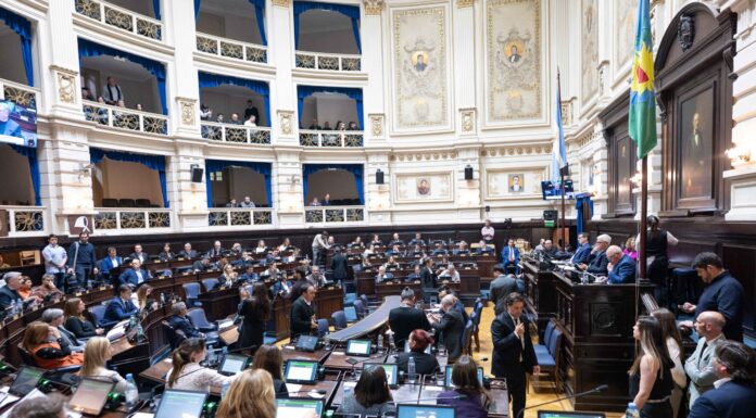 Diputados también bajó su actividad mensual de proyectos, pero le ganó en números al Senado Diputados Bonaerenses realizó su informe mensual sobre la actividad en la Cámara baja. Quién presentó más proyectos en junio.