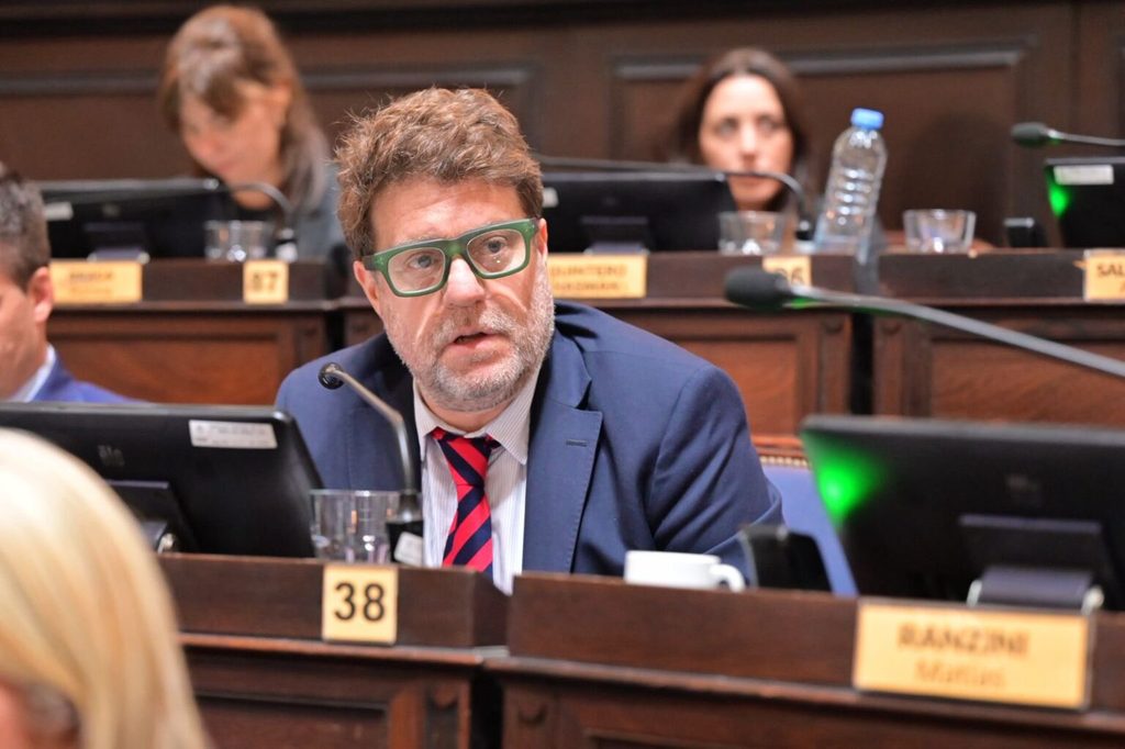 El diputado Diego Garciarena sostuvo que la creación de un régimen provincial de corredores educativos seguros permitirá sistematizar las experiencias que ya rigen en los municipios.