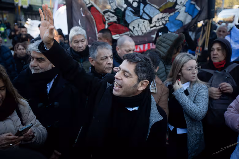 El gobernador Axel Kicillof participó de la marcha de San Cayetano.
