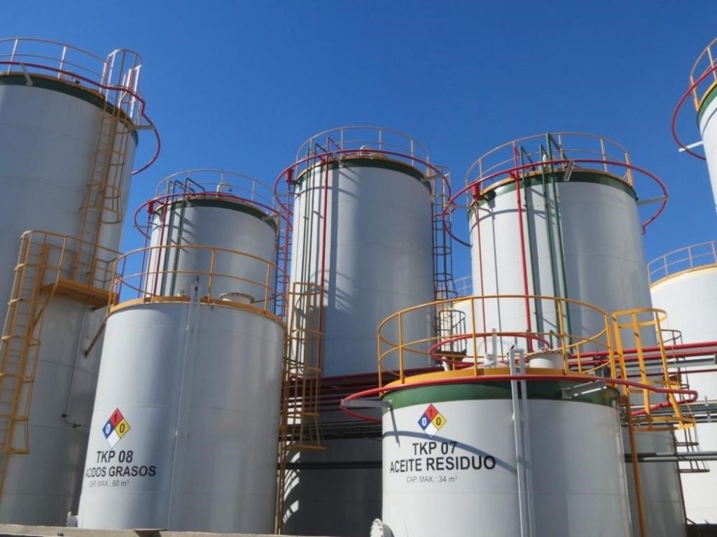 Las plantas pyme procesan el aceite de soja en el interior productivo para abastecer el mercado nacional de biocombustibles. 