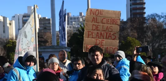 Cooperativistas de La Plata convocaron una nueva movilización al municipio para protestar por el fin de las contrataciones a los servicios de reciclado.