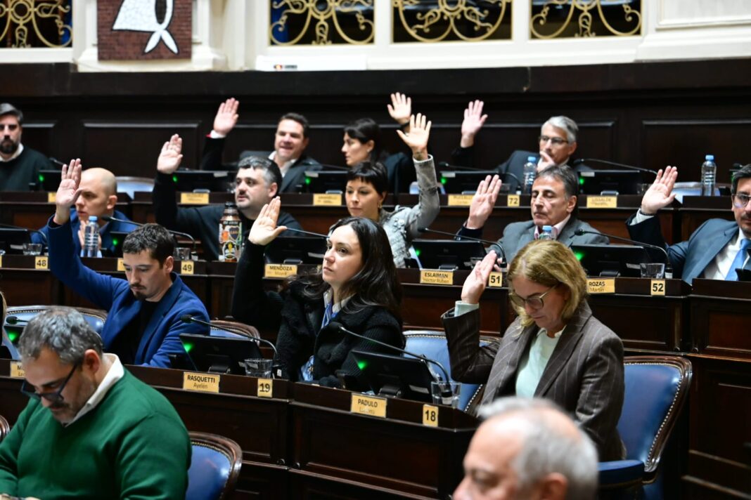 El gobernador Axel Kicillof decidió acelerar la discusión por las reelecciones indefinidas. Cómo viene el poroteo en la Legislatura.