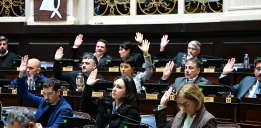 El gobernador Axel Kicillof decidió acelerar la discusión por las reelecciones indefinidas. Cómo viene el poroteo en la Legislatura.