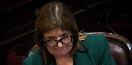 Tras el desguace de la Ley de Inviolabilidad, la titular del bloque libertario, Patricia Bullrich, consideró que el Gobierno tiene que impulsar iniciativas “que le interesen a la gente”.