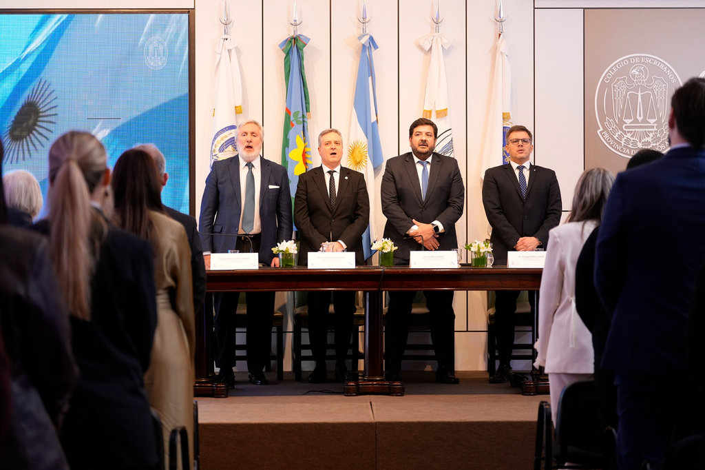 Las nuevas autoridades del Colegio de Escribanos bonaerense asumieron este viernes. Guillermo Aníbal Longhi, prestó juramento para continuar siendo presidente de la entidad.