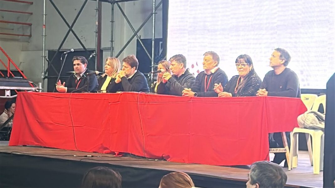 A pesar de la fumata blanca, la Convención del Comité Provincial de la UCR bonaerense terminó en ruptura. El sector de Miguel Fernández abandonó el encuentro y armo “Construir”.