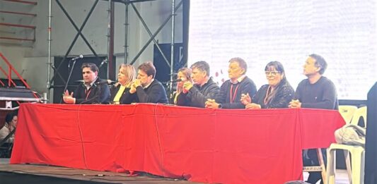 A pesar de la fumata blanca, la Convención del Comité Provincial de la UCR bonaerense terminó en ruptura. El sector de Miguel Fernández abandonó el encuentro y armo “Construir”.