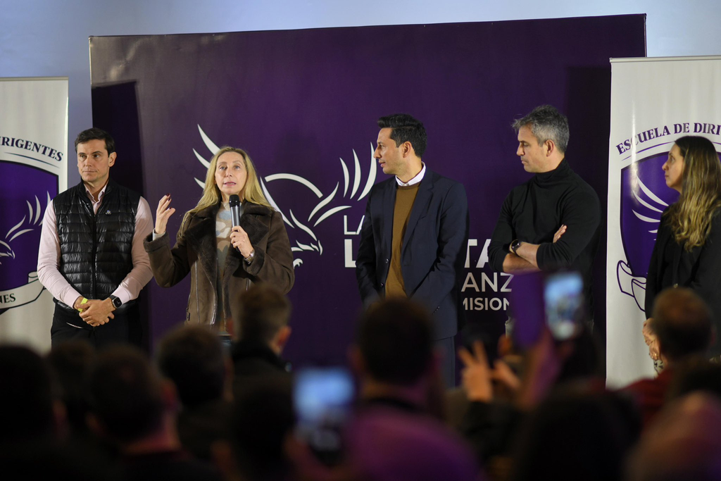 Legisladores bonaerenses de La Libertad Avanza arriban a Casa Rosada para reunirse con la titular nacional del espacio, Karina Milei.