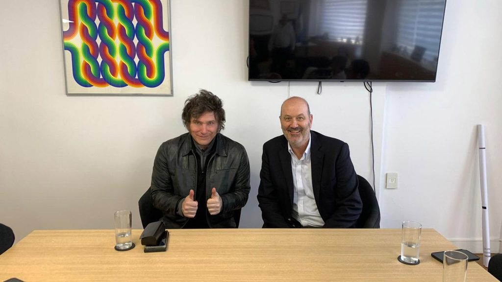 Con el ministro de Desregulación y Transformación del Estado a la cabeza, el Gobierno ingresó a Diputados el proyecto para reformar la Carta Orgánica del Banco Central. 