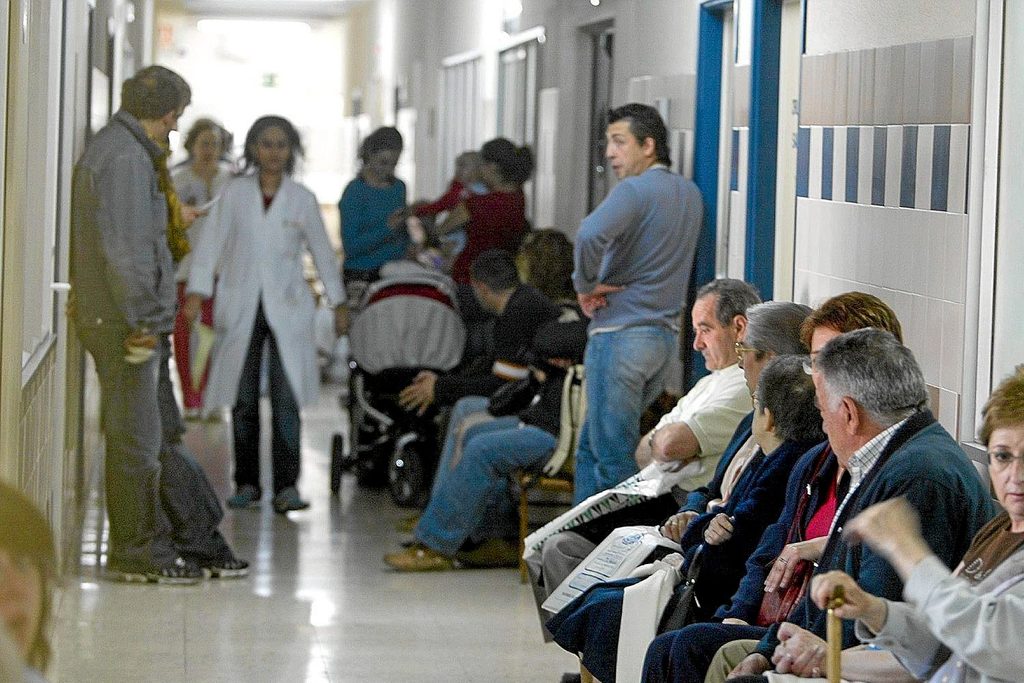El nuevo esquema mantiene la atención inmediata y sin trámites previos para los extranjeros que atraviesen una emergencia médica.