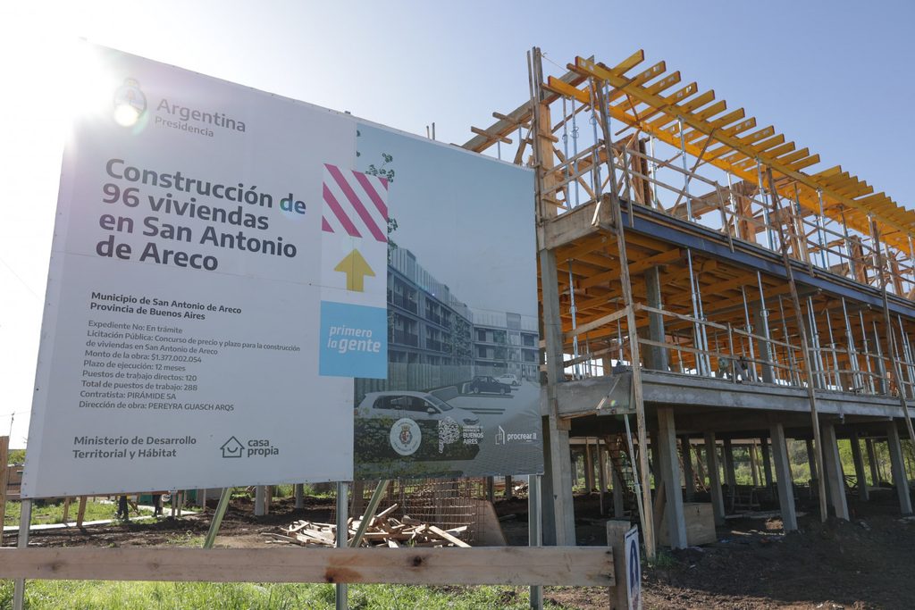 En caso de terrenos o edificios en mal estado, Vannelli le otorga a la nueva agencia la posibilidad de reasignar el uso de las tierras para nuevas construcciones orientadas al bien social. 