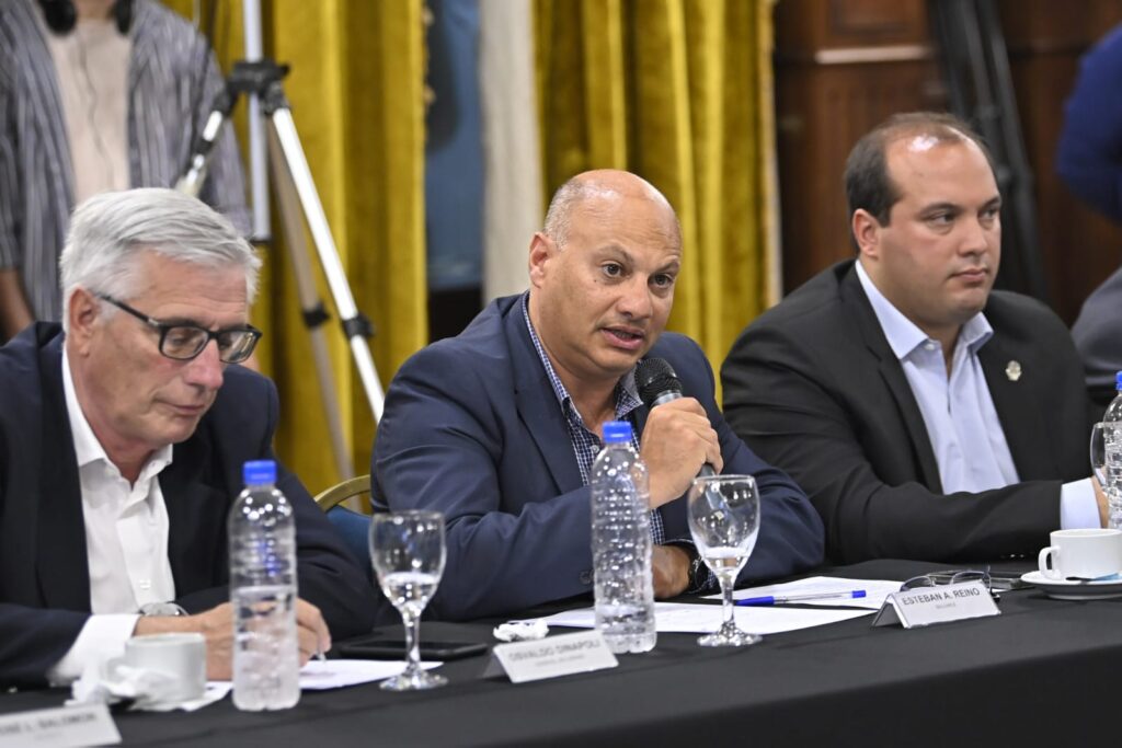 Tren a Quequén: la nota elevada al secretario de Transporte lleva la firma de cuatro intendentes, entre ellos Esteban Reino (Balcarce).