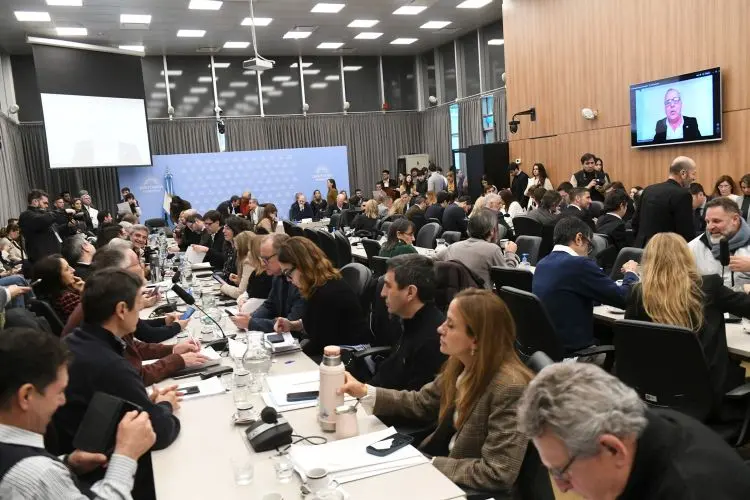 Tras limitar el proyecto de Inocencia Fiscal II para los funcionarios, diputados del oficialismo avanzaron este miércoles con el dictamen del proyecto.  