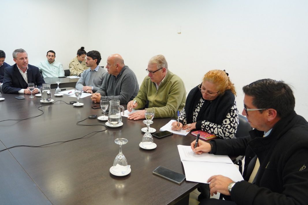 En la comisión de Industria y Minería, a cargo del diputado Andrés De Leo, representantes de CEPREB criticaron la nueva ley de biocombustibles.