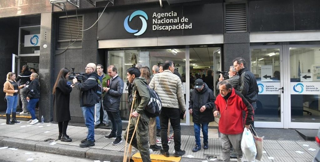 La iniciativa de la senadora Natalia Quintana establece que las dependencias del Estado provincial que desarrollen prestaciones para personas con discapacidad deberán garantizar la disponilibilidad de la guía en sus dependencias.