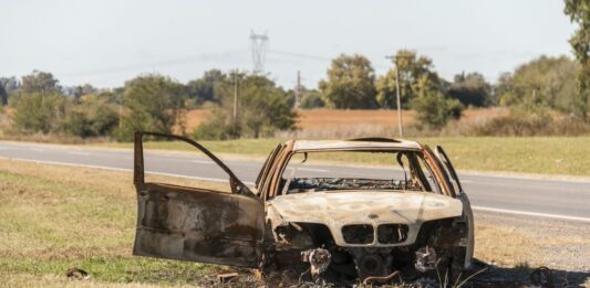 La diputada de la UCR, Priscila Minnaard, pidió que el Estado se encargue de remover los autos siniestrados de las banquinas de las rutas bonaerenses.