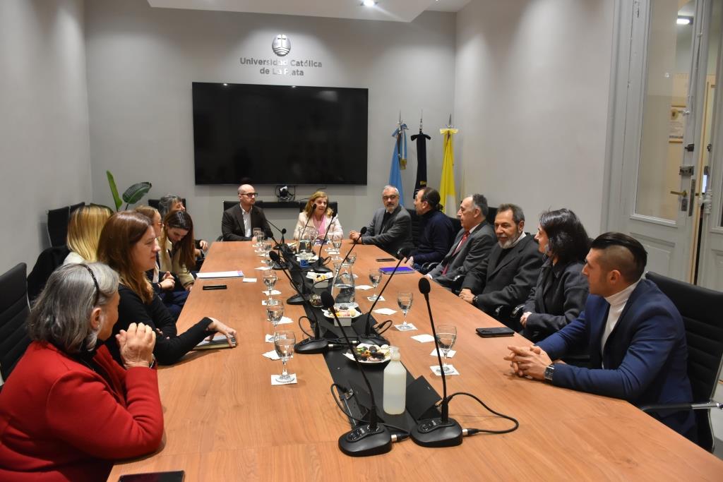 La UCALP realizó un conversatorio junto con la Universidad de Mendoza.