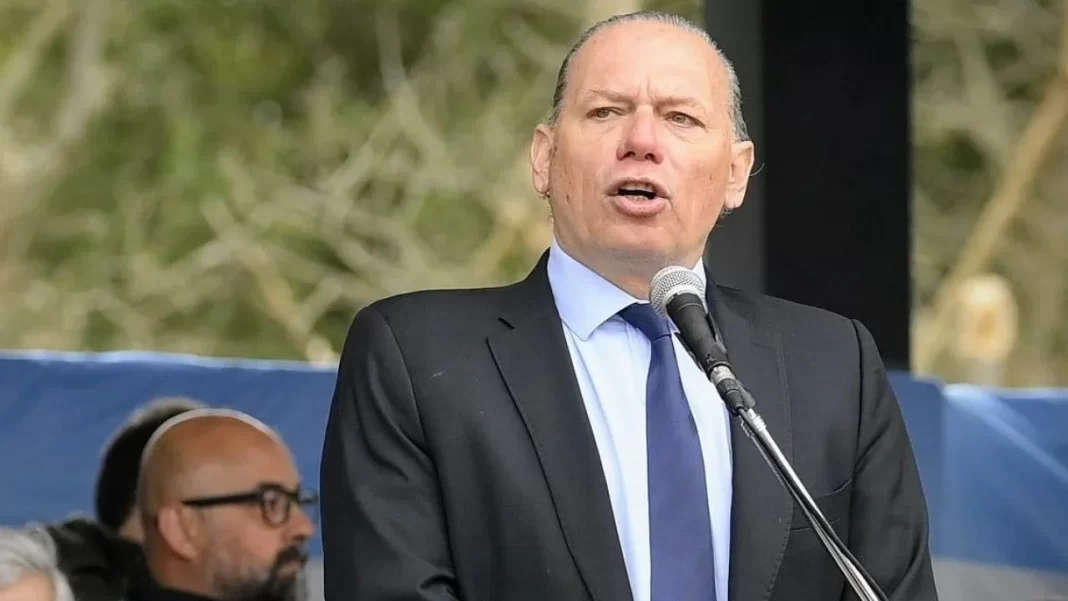 El senador de Fuerza Patria, Sergio Berni, llamó a defender la Hidrovía que conecta Brasil, Bolivia, Paraguay y Uruguay como recurso estratégico nacional.