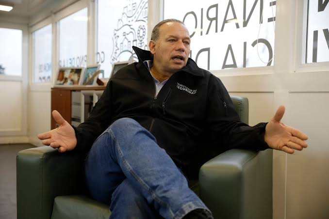 En la previa de la sesión por la Ley de Tierras, Berni advirtió que las desregulaciones del Gobierno nacional “desnacionalizan” el territorio argentino.
