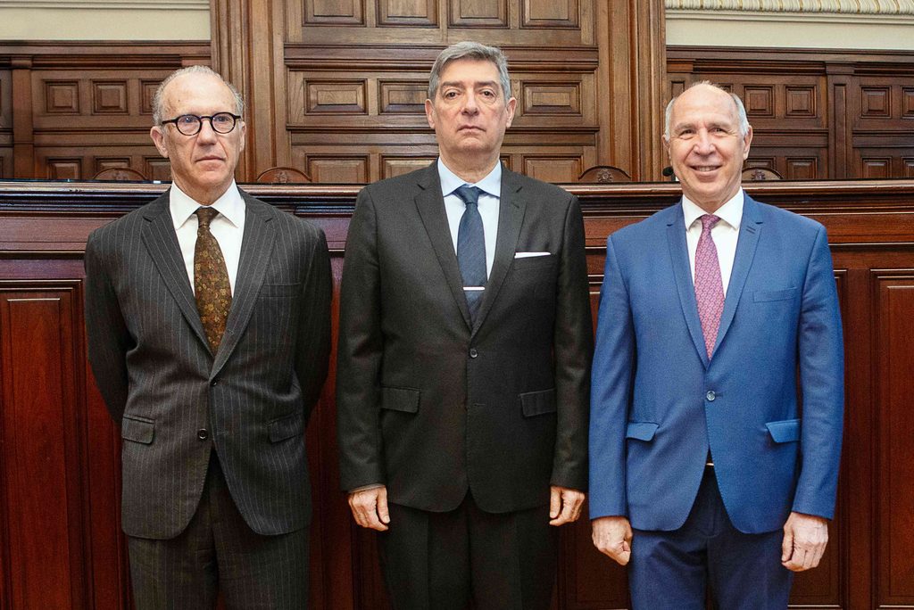 La Corte Suprema invalidó un artículo de un DNU de Macri y endureció los requisitos que debe cumplir el Ejecutivo para avanzar por decreto.