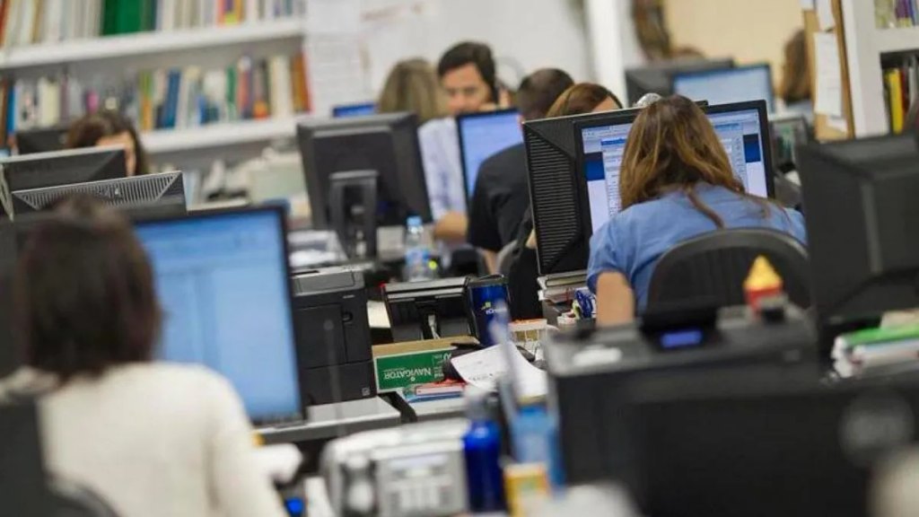Aguiar se mostró dispuesto a discutir una reforma del empleo público "si eso implica mejorar las condiciones de los trabajadores estatales":