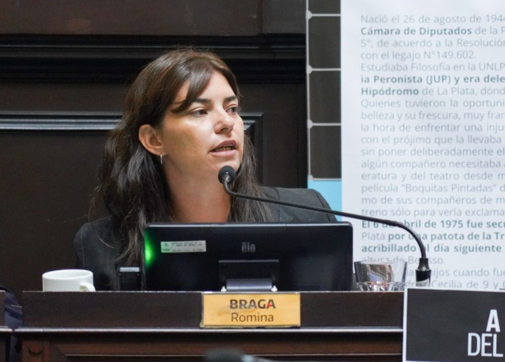 La diputada bonaerense, Romina Braga, cuestionó el desvío de fondos para las rutas nacionales por parte del Gobierno nacional de Javier Milei. 