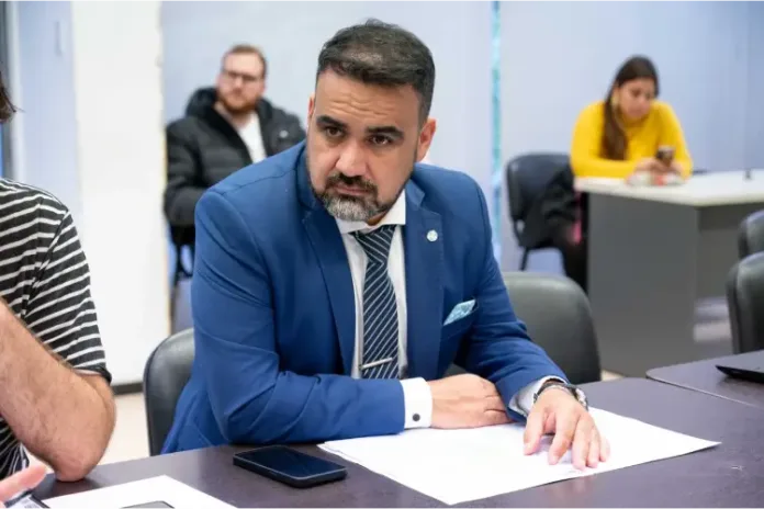 El diputado bonaerense del bloque Nuevos Aires, Fabián Luayza, alertó por el cierre definitivo de una empresa estratégica en Tigre que dejó a 140 trabajadores en la calle.